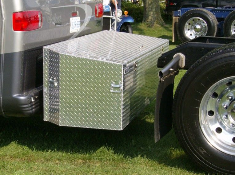 A Custom Aluminum Tool Box For Your Semi Truck – 3 Reasons Why You Should Go Custom